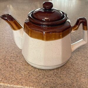 1970’s Vintage Mt Clemens Teapot